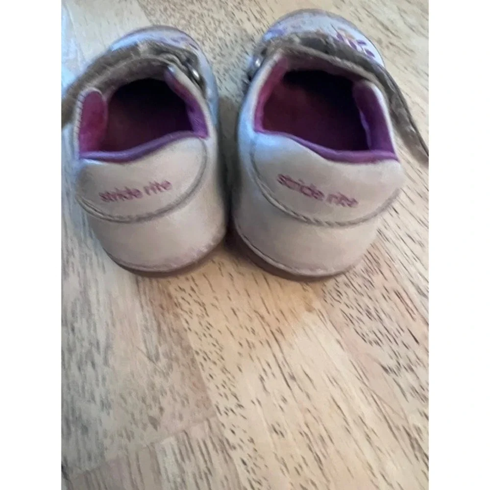 Stride Rite Mary Jane Kids 5 Silver Good Floral Embroidered Leather Shoes